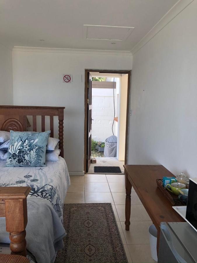 Ollava Guesthouse Simonʼs Town エクステリア 写真