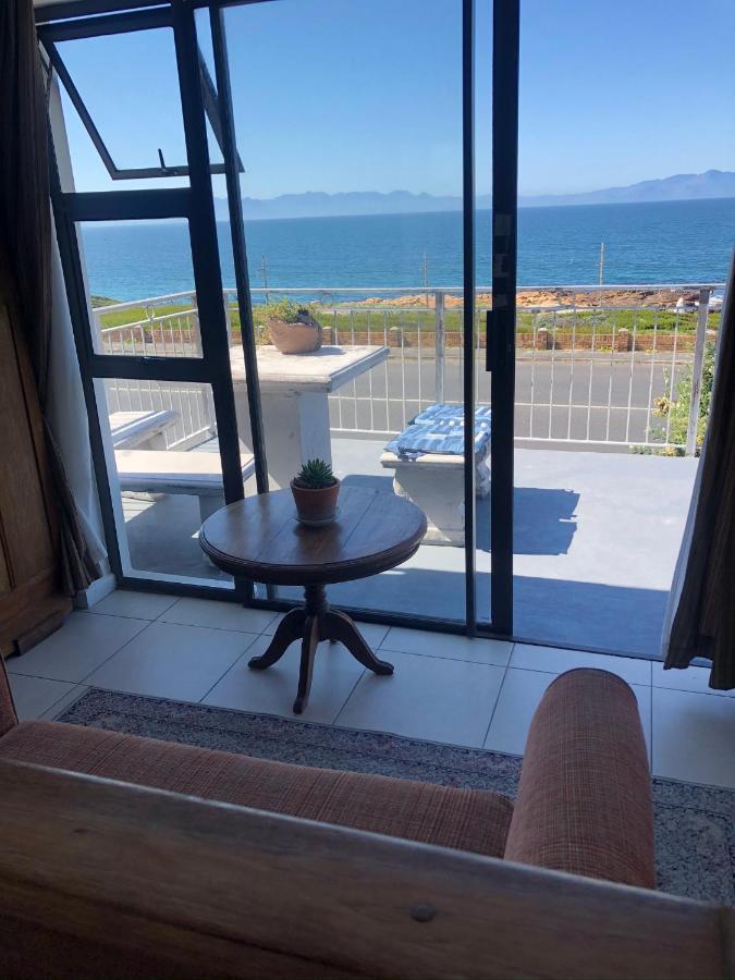 Ollava Guesthouse Simonʼs Town エクステリア 写真