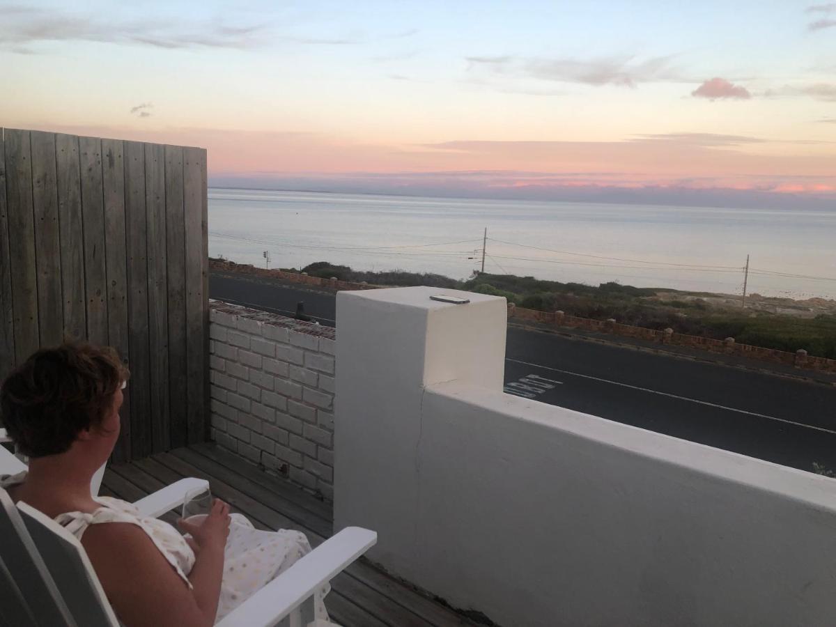 Ollava Guesthouse Simonʼs Town エクステリア 写真