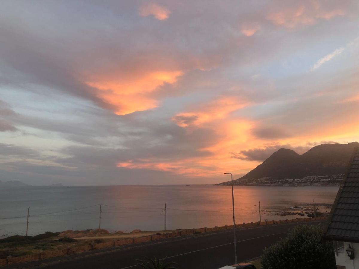 Ollava Guesthouse Simonʼs Town エクステリア 写真