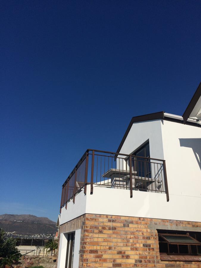 Ollava Guesthouse Simonʼs Town エクステリア 写真