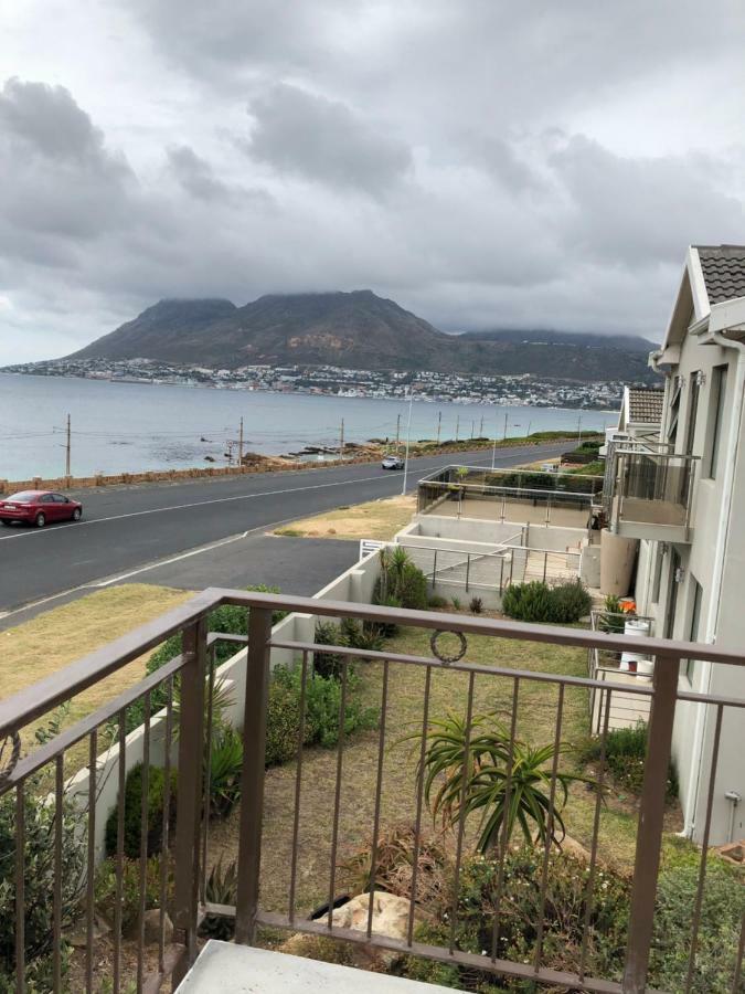 Ollava Guesthouse Simonʼs Town エクステリア 写真